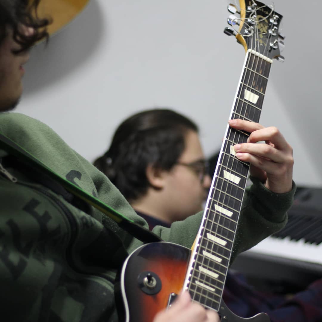Aulas de Guitarra com banda