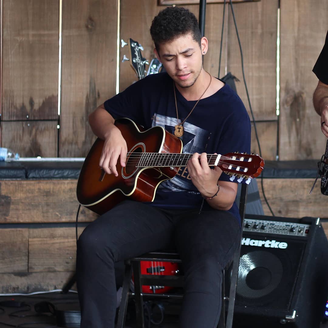 Aulas de Violão para Jovens